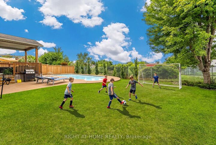 Property Photo:  80 Loretta Drive  ON L0S 1T0 