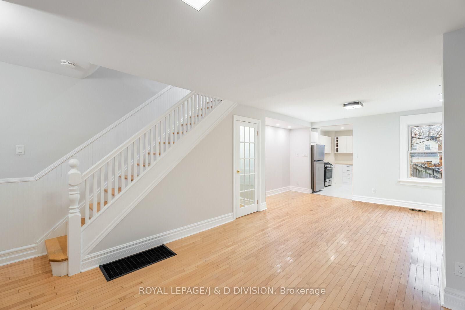 Property Photo:  1132A Dovercourt Road  ON M6H 2X9 