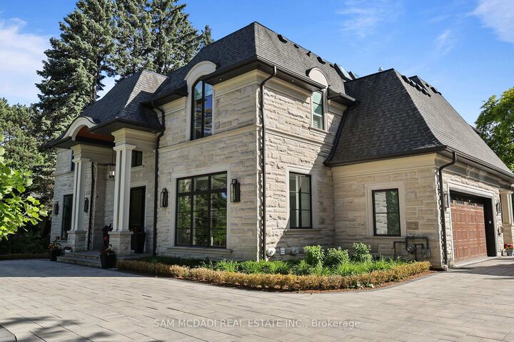 Property Photo: 1342 Nocturne Court ON L5H 2L8