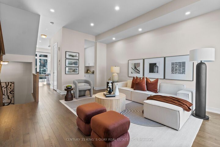 Property Photo:  14 Credit Lane  ON L4E 1G9 