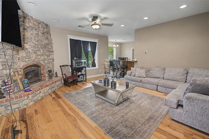 Property Photo:  31359 S 200 Road  OK 74437 