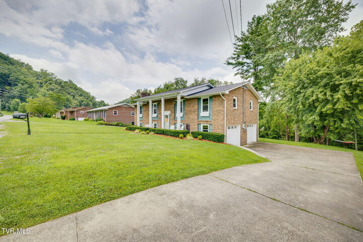 Property Photo: 236 Keystone Drive TN 37617