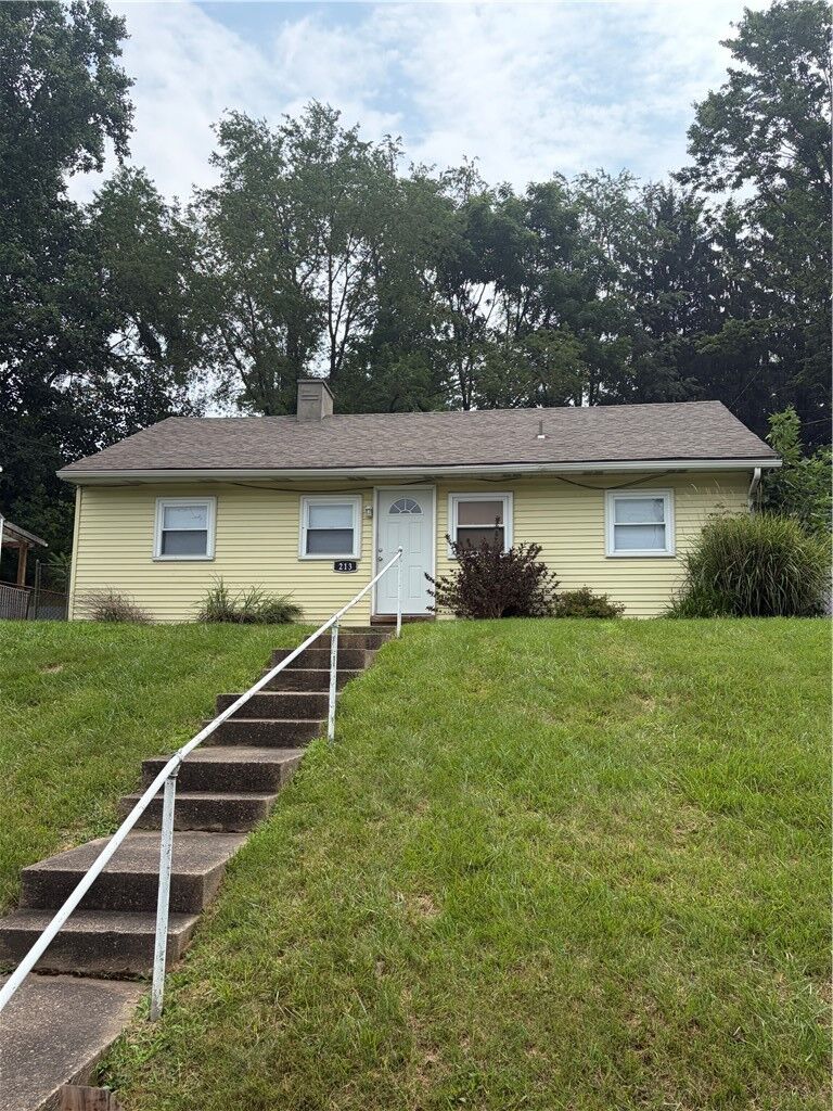 Property Photo: 213 Caruso PA 15146