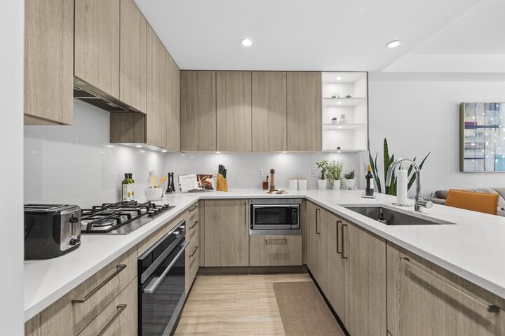 Property Photo: 747 E 3rd Street 113 BC V7L 1G8