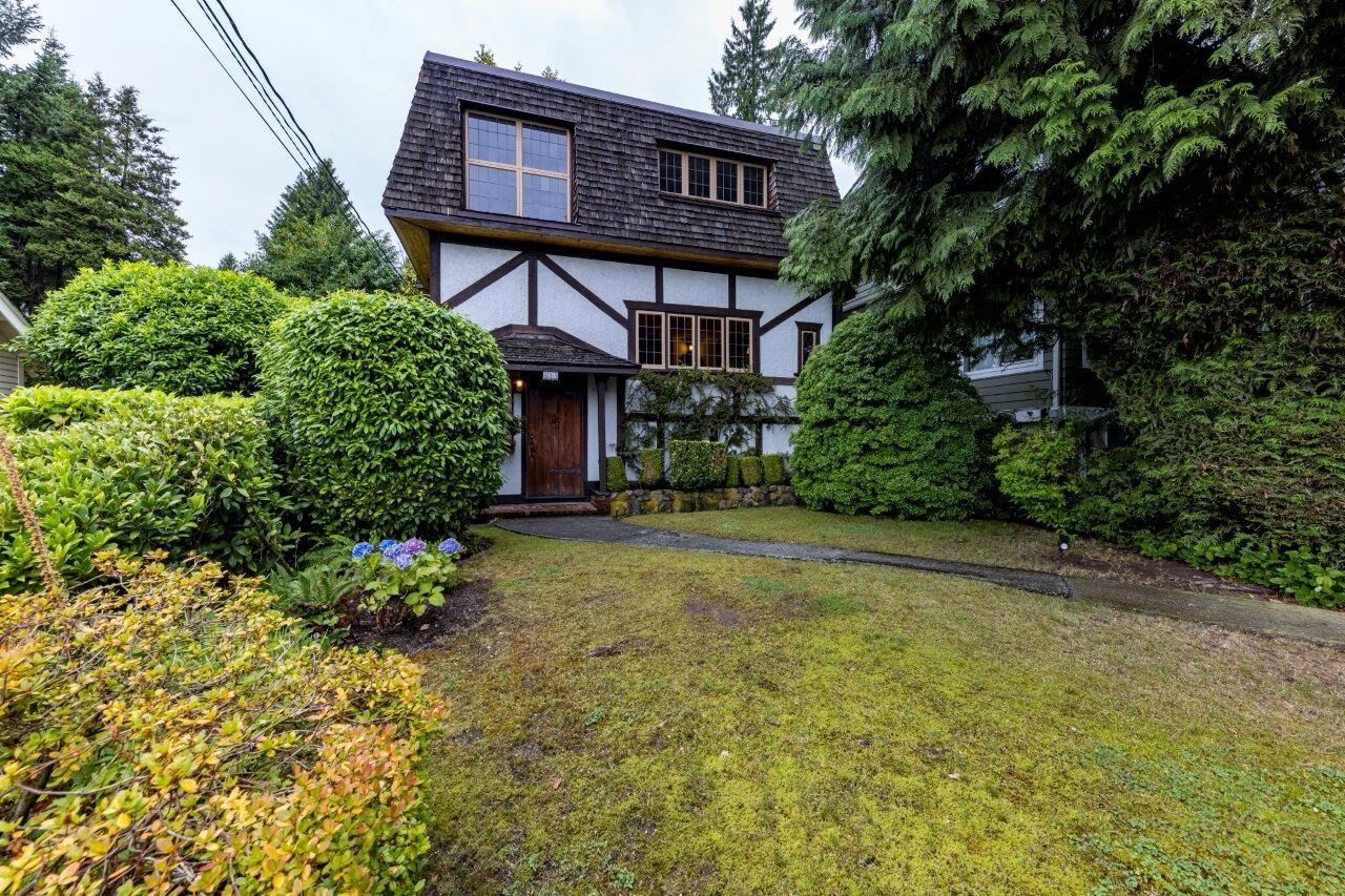 Property Photo: 292 E St. James Road BC V7N 1L2