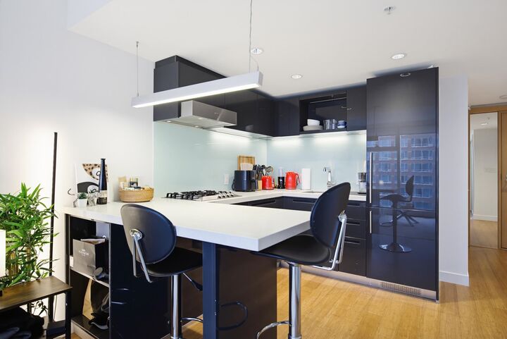 Property Photo: 777 Richards Street 1711 BC V6B 0M6