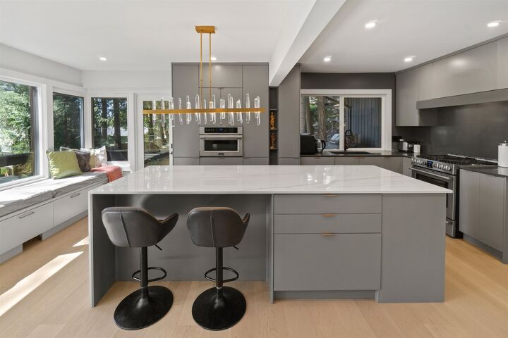 615 E Kings Road — photo 1