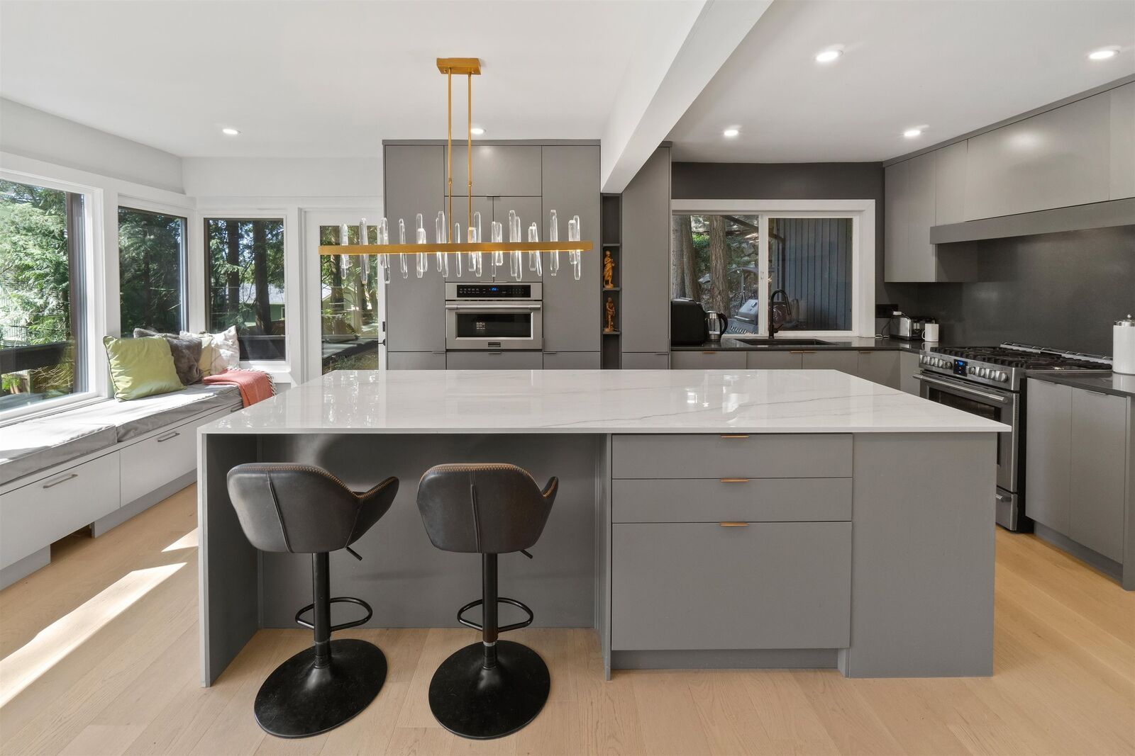 Property Photo:  615 E Kings Road  BC V7N 1J4 