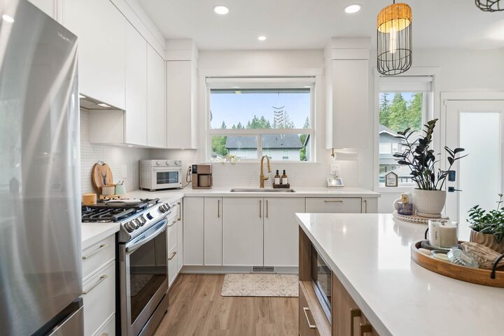 Property Photo:  25097 112 Avenue  BC V2W 0K6 