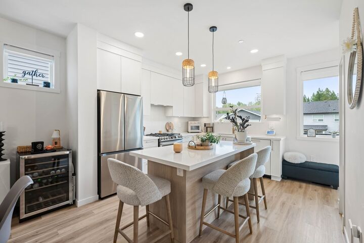 Property Photo: 25097 112 Avenue BC V2W 0K6