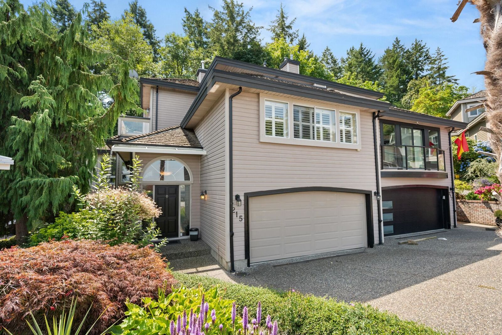 Property Photo: 215 Morningside Drive BC V4L 2M3