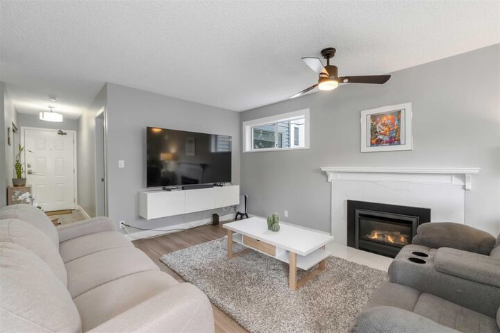 Property Photo:  1473 Blackwood Street 205  BC V4B 3V6 