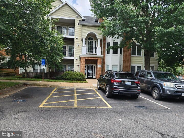Property Photo:  4137 Fountainside Lane 103  VA 22030 