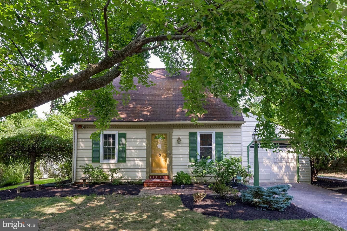 Property Photo: 2264 Nicholson Square Drive PA 17601
