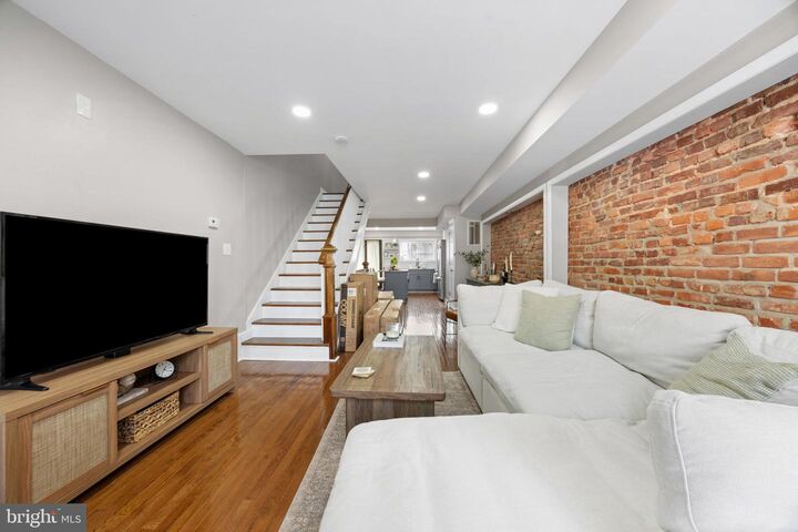 Property Photo:  636 S Kenwood Avenue  MD 21224 