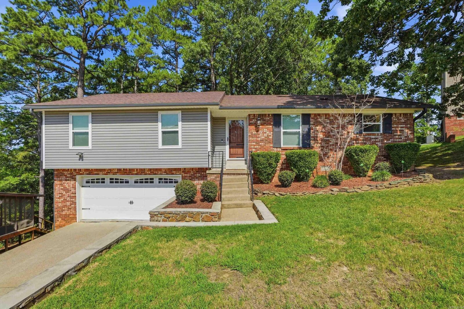 Property Photo:  12 Red Birch Cv  AR 72212 