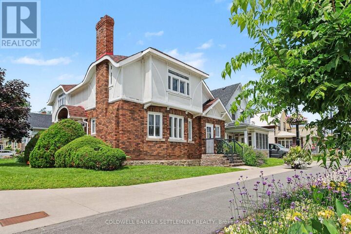 Property Photo:  2 Gladstone Avenue  ON K7H 1L2 