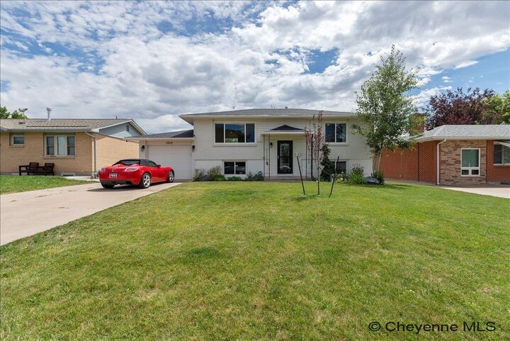 Property Photo:  1513 Monroe Ave  WY 82001 
