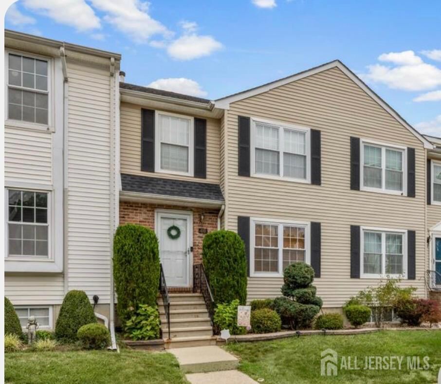 Property Photo:  40 Lantern Lane  NJ 08872 