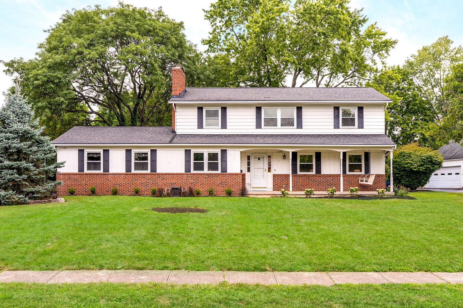 Property Photo:  1190 Kingsdale Terrace  OH 43220 