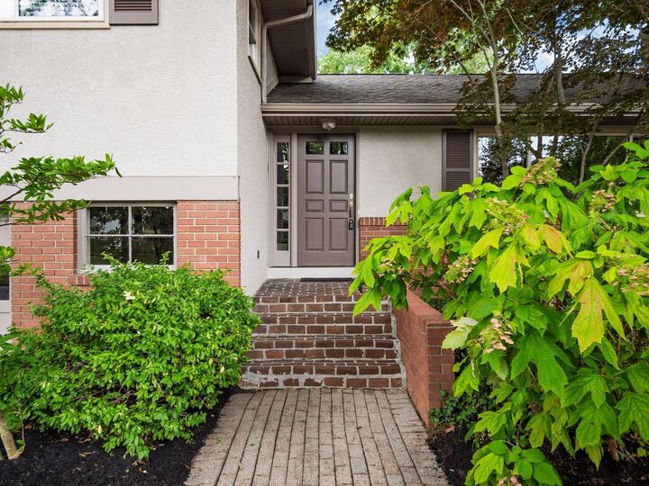 Property Photo: 2115 Haviland Road OH 43220