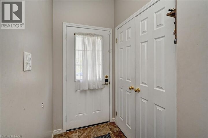 Property Photo: 1367 Countrystone Drive East ON N2N 3R8