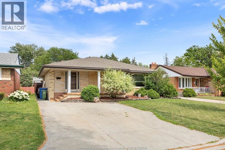 Property Photo:  850 Greendale Drive  ON N8S 4B1 