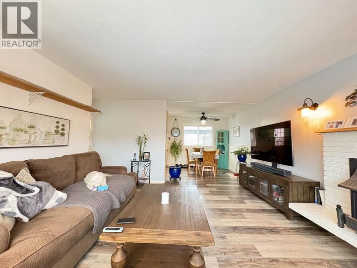 Property Photo:  1443 Jubilee Avenue  BC V2M 4B3 