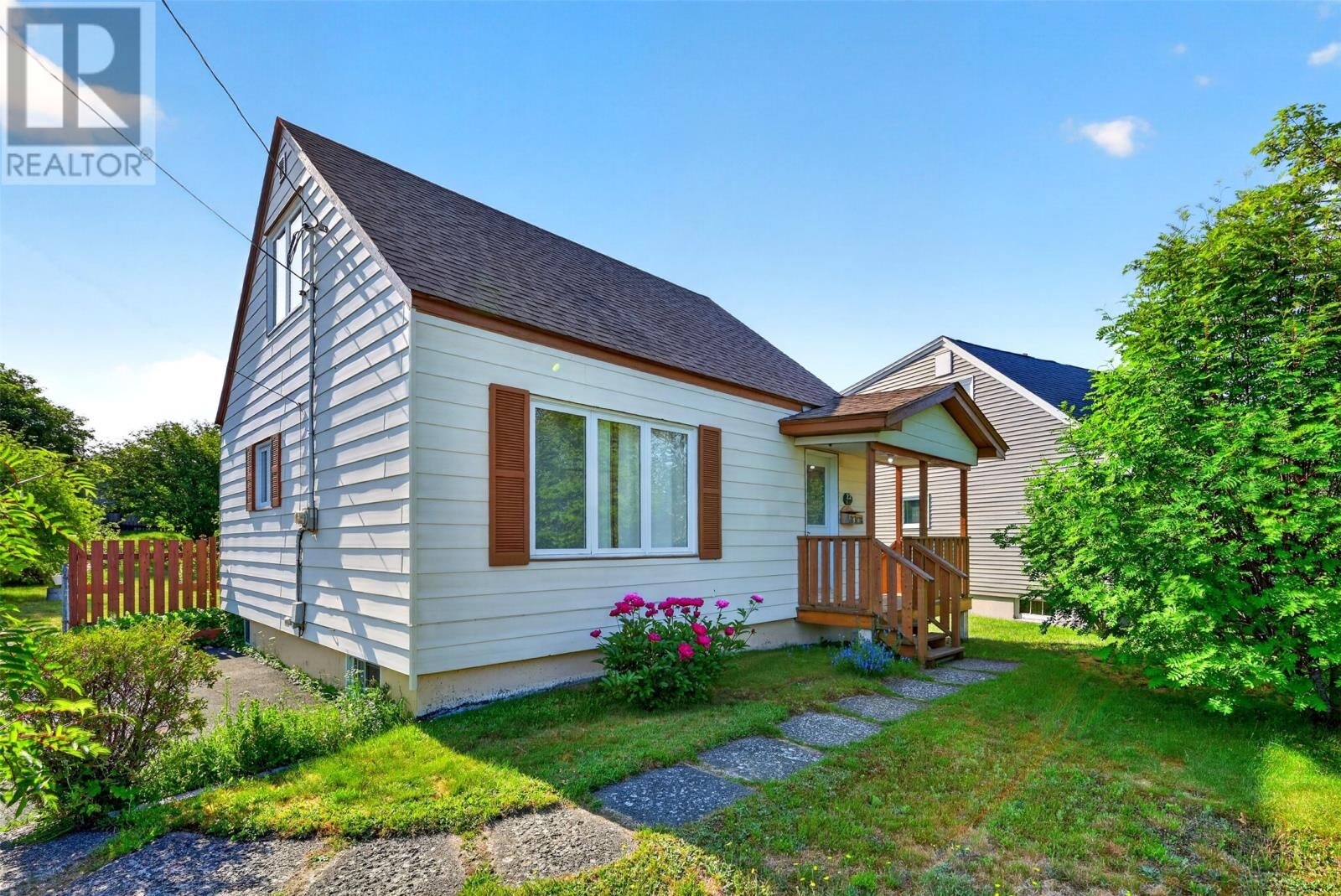 Property Photo:  22 Tunis Court  NL A1A 1T9 