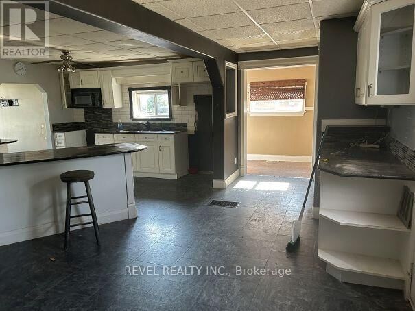 Property Photo:  56 Strachan Avenue  ON P0N 1H0 