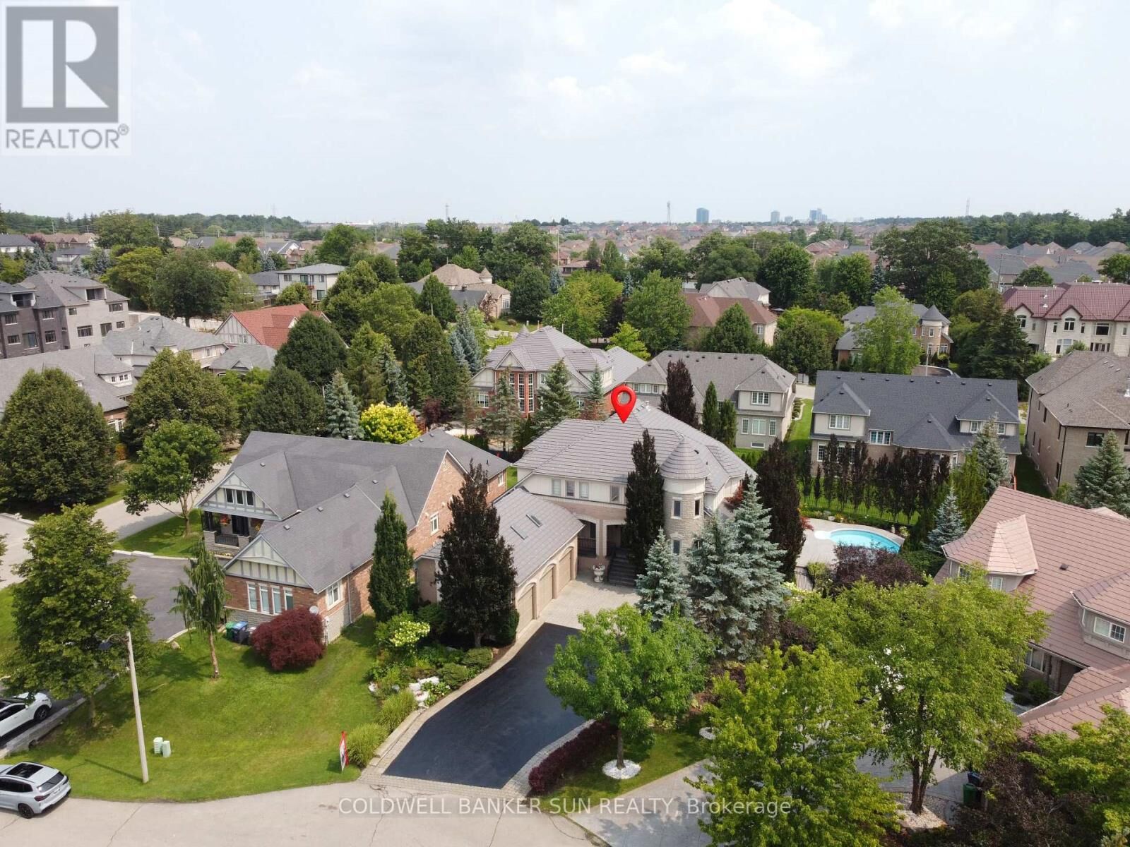 Photo de la propriété: 10 Pride Court ON L6Y 5H3