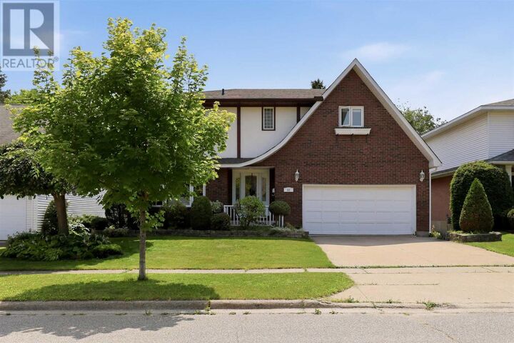 42 Caddy Ave — photo 1