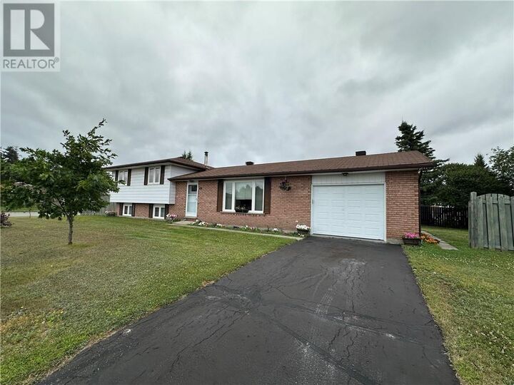 Property Photo: 2 Aspen Court ON P0M 1H0