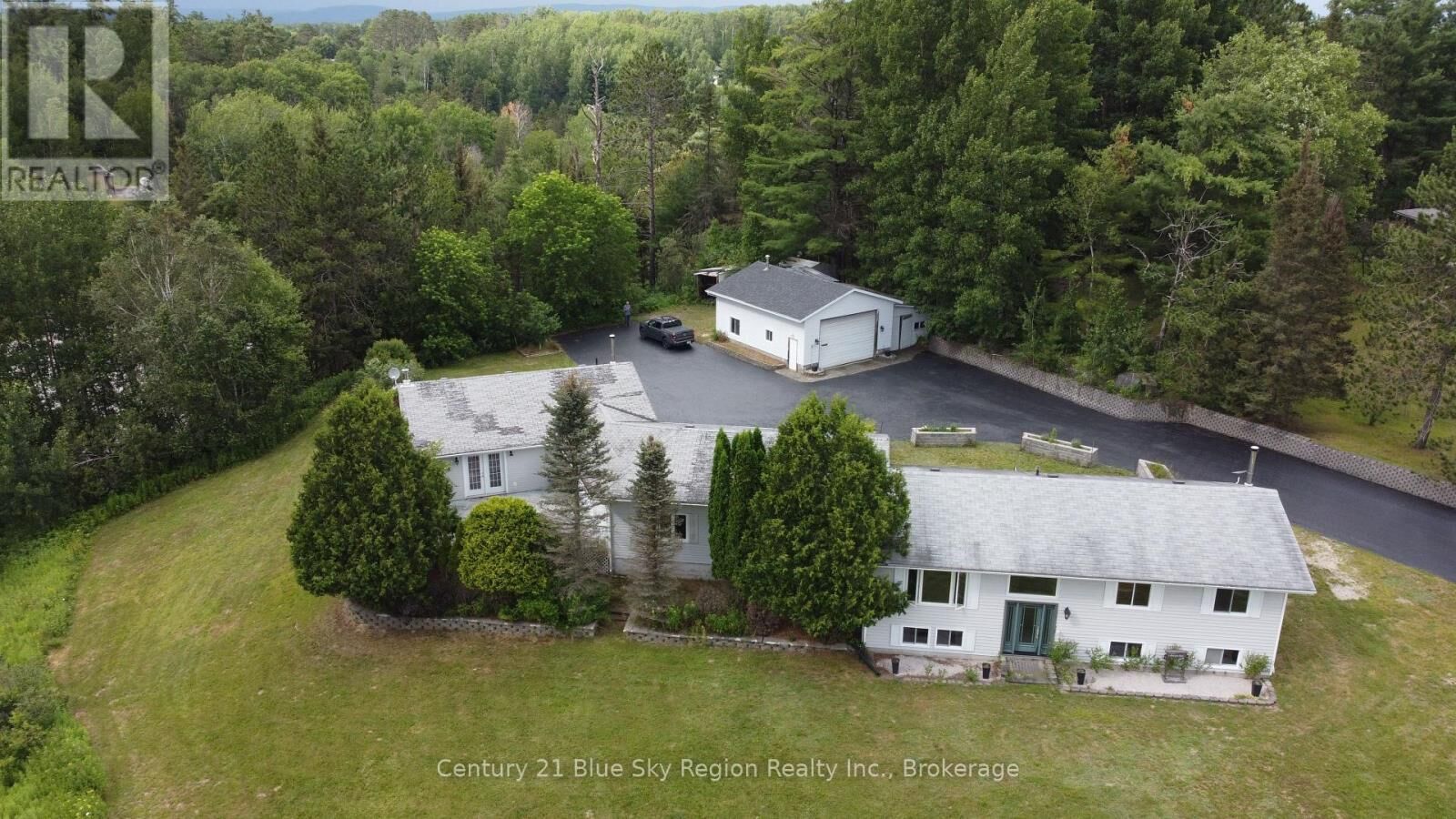 Property Photo: 25 Meadow Drive ON P0H 1K0
