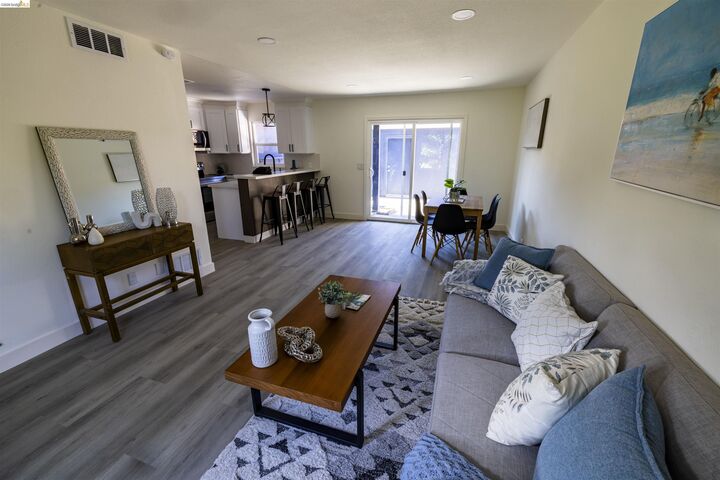 Property Photo:  140 El Capitan Ln  CA 94509 