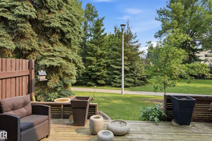 Property Photo:  141 Hearthstone NW  AB T6H 5E5 