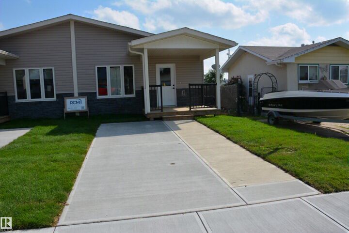 Property Photo:  4313 54 Avenue  AB T7N 1J8 