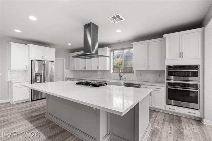 Property Photo: 5927 Villa Loma Street NV 89148