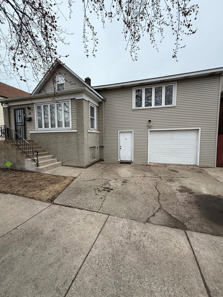Property Photo: 1539 Myrtle Avenue IN 46394
