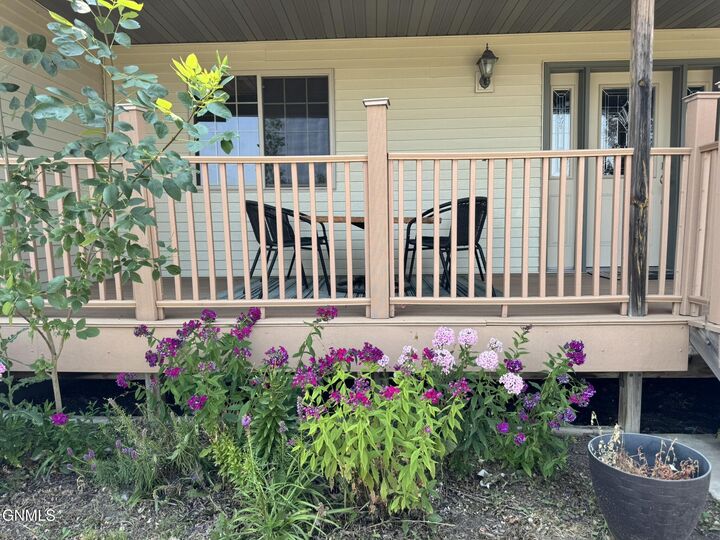 Property Photo:  3651 Palomino Drive N  ND 58554 
