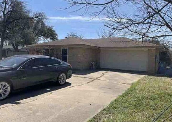 Property Photo:  100 Post Oak Lane  TX 78621 