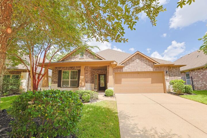 Property Photo:  147 W Wading Pond Circle  TX 77375 