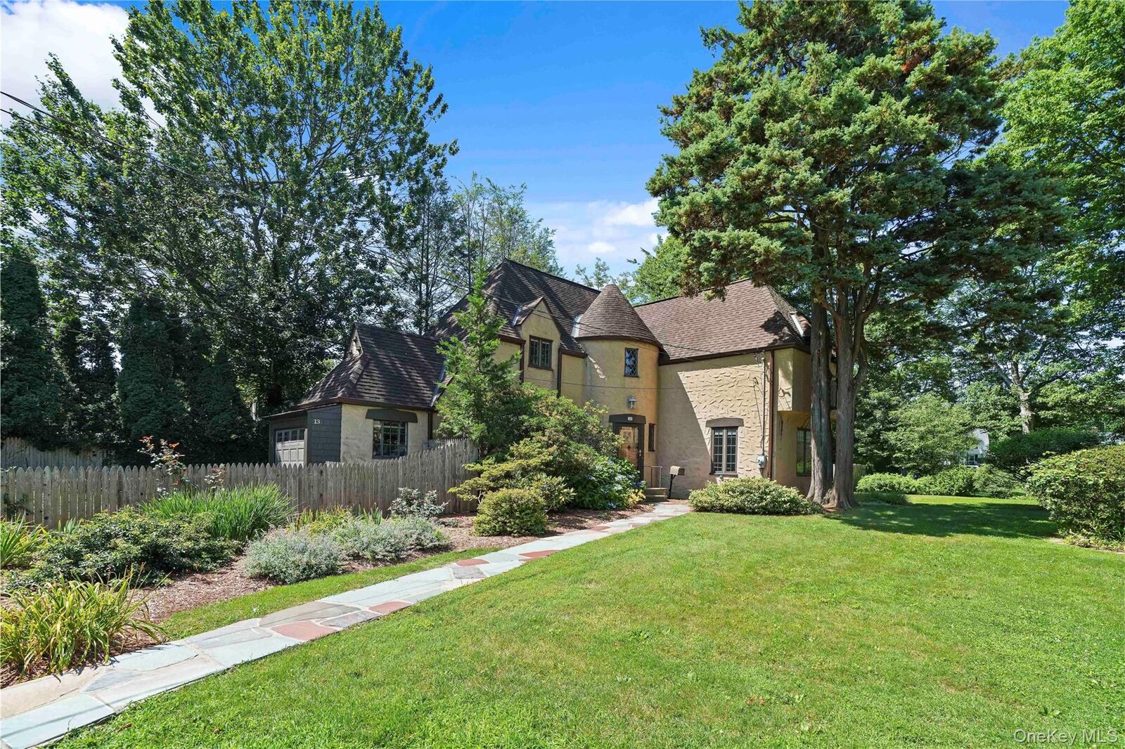 Property Photo: 13 Craven Lane NY 10605