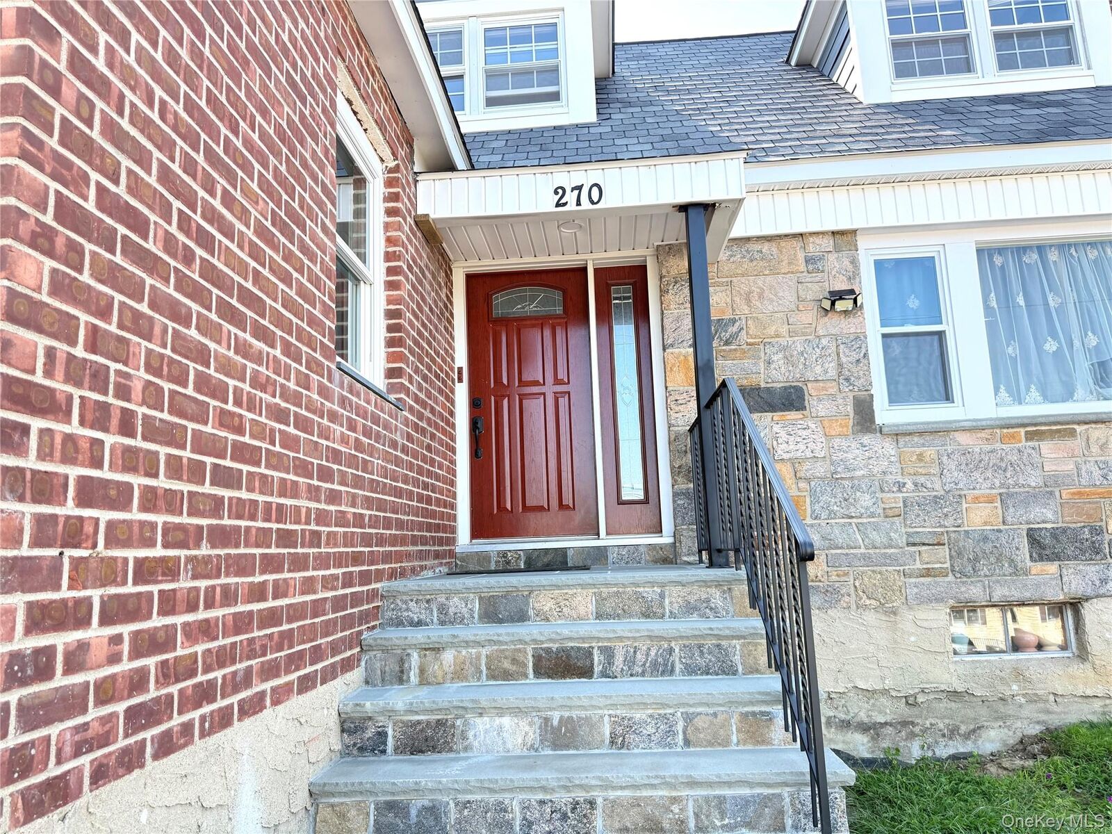 Property Photo:  270 Gainsborg Avenue E 2nd Floor  NY 10604 