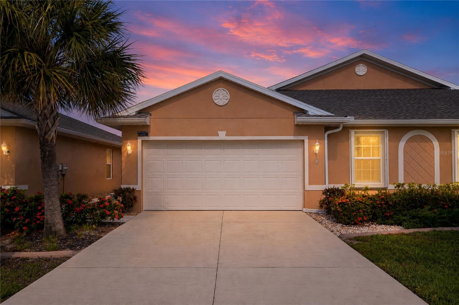 Property Photo:  7097 W Lenox Circle  FL 33950 