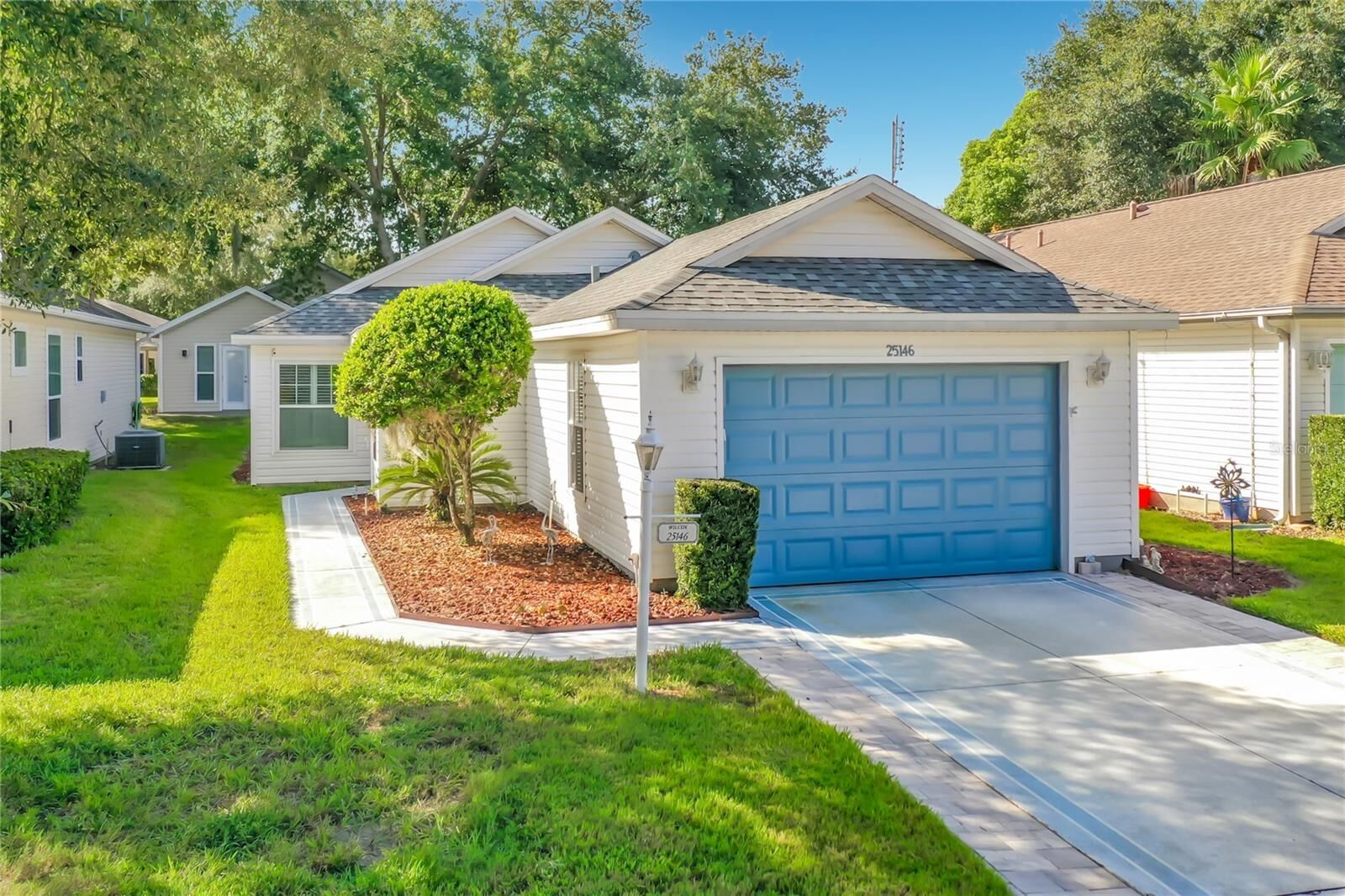 Property Photo: 25146 Cranes Roost Circle FL 34748