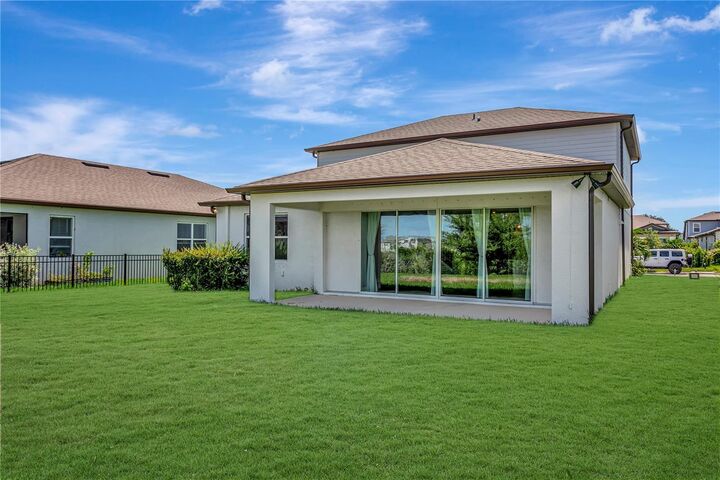 Property Photo: 9909 Longmeadow Avenue FL 34219