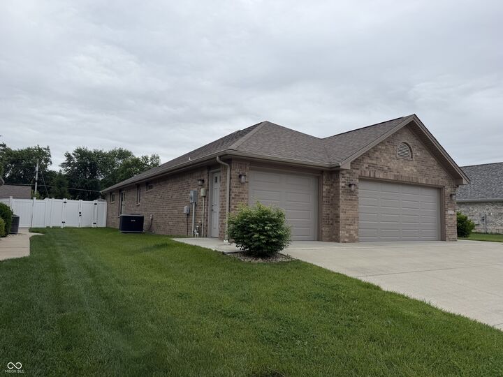 Property Photo:  2703 Poplar Woods Lane  IN 47203 
