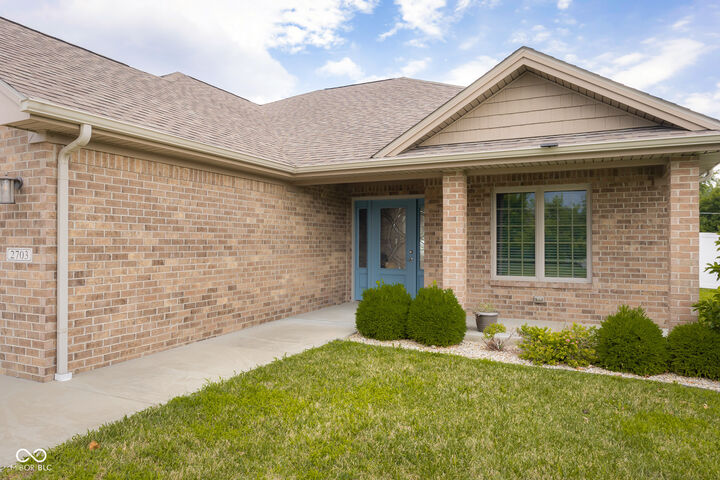 Property Photo: 2703 Poplar Woods Lane IN 47203