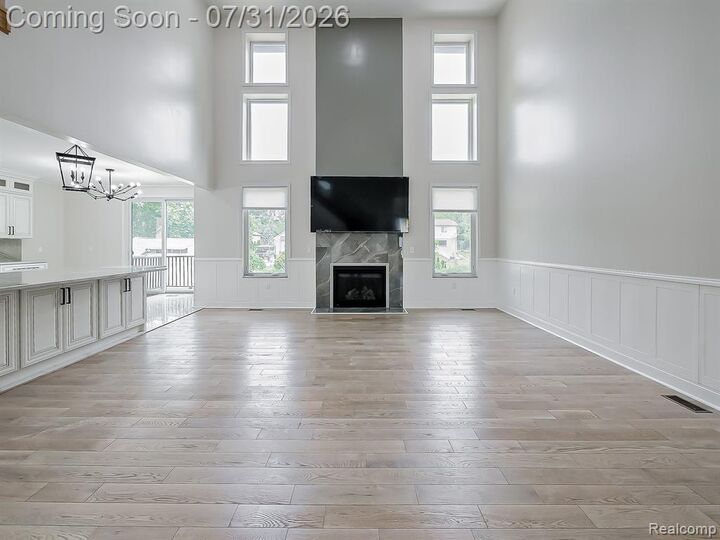Property Photo:  1683 Delta Drive  MI 48085 1236 